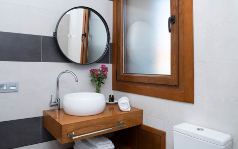 Las habitaciones tienen baño